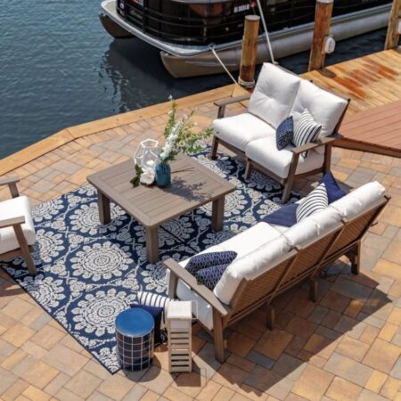 Marina loveseat
